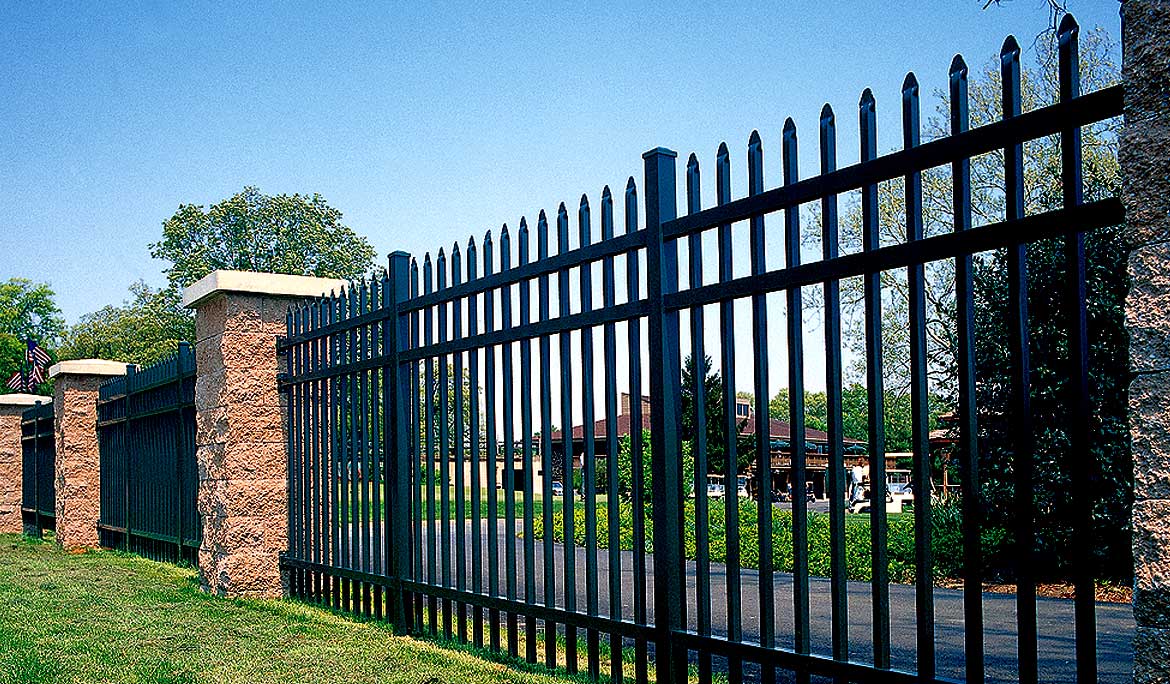 iDeal Industrial Maine Aluminum Fence