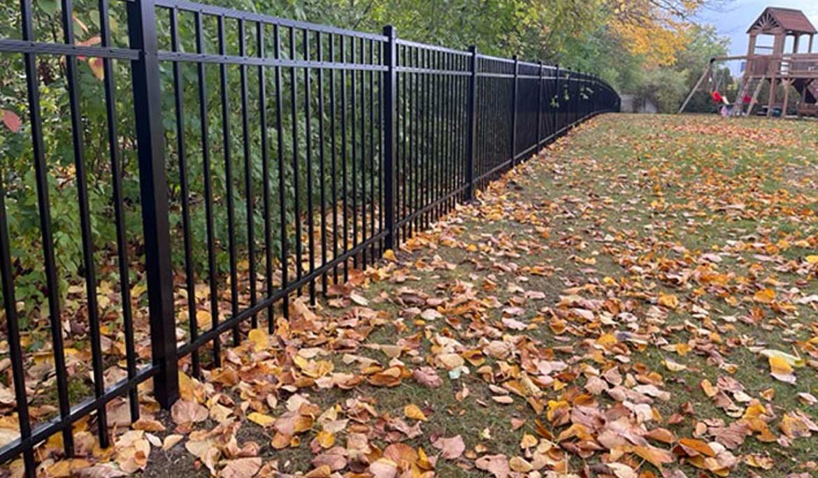 aluminum fence companies